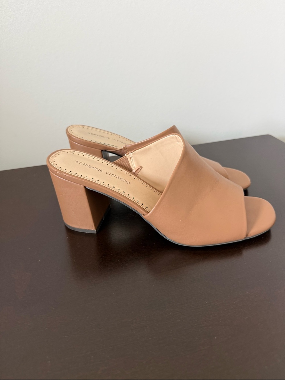 Adrienne Vittadini Camel/Tan Slide Mules size 9 - Picture 4 of 10